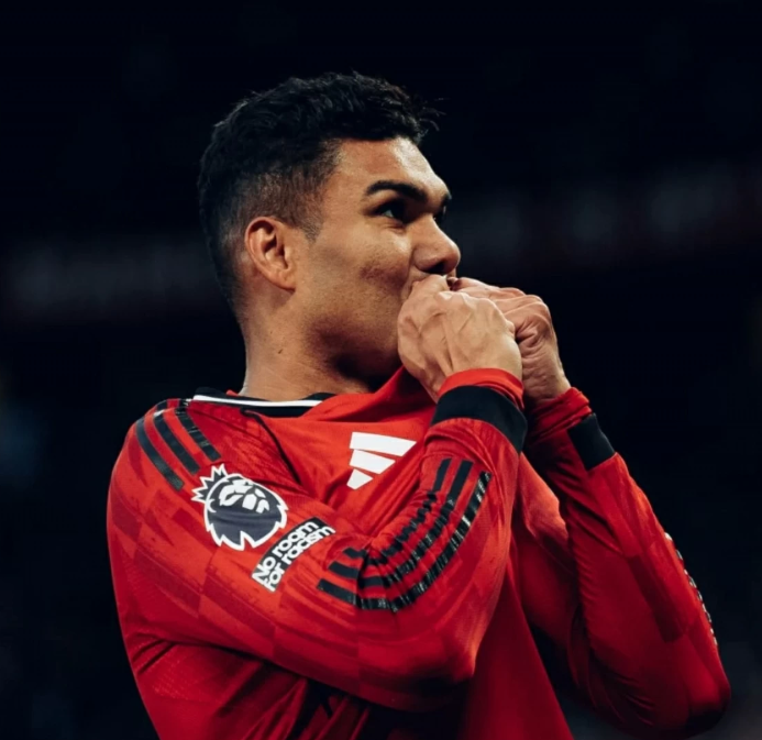 Casemiro thi đấu rực sáng, xúc động nghẹn ngào ngày cận kề chia tay MU