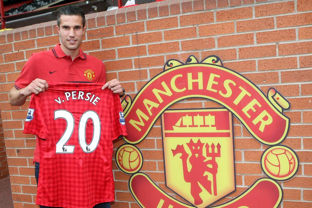 Robin van Persie và thương vụ chuyển nhượng lịch sử: Khi vinh quang đánh đổi bằng ký ức