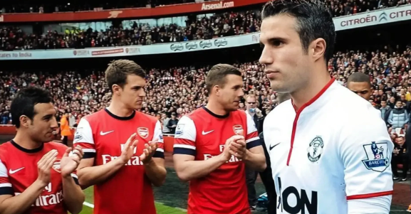 Robin van Persie và thương vụ chuyển nhượng lịch sử: Khi vinh quang đánh đổi bằng ký ức
