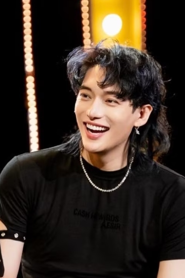 Biết gì về tác giả câu hát ‘Lúa chín cao mà chẳng hề cúi đầu’?