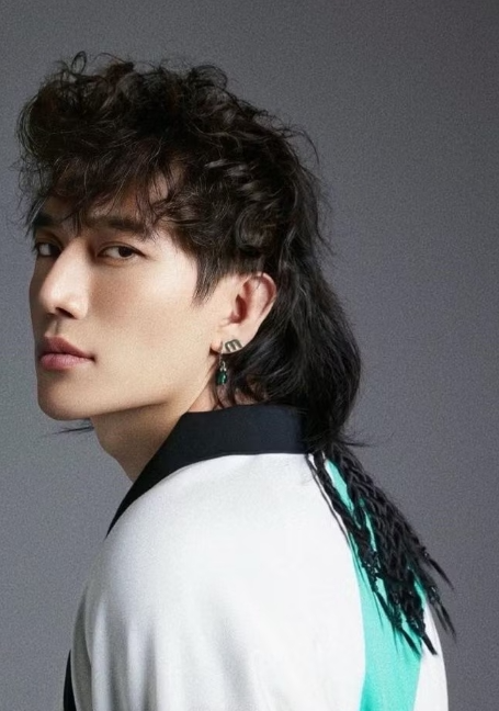 Biết gì về tác giả câu hát ‘Lúa chín cao mà chẳng hề cúi đầu’?