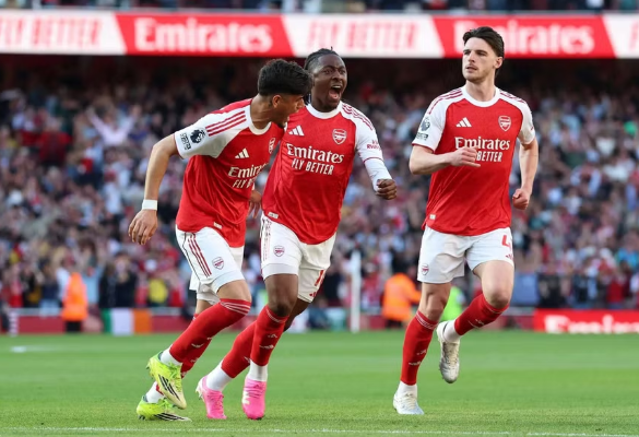 Man City bức xúc vì lịch đấu