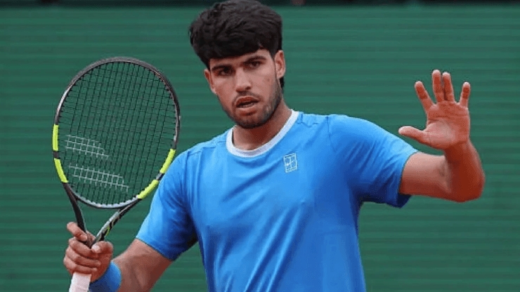Carlos Alcaraz và chấn thương cổ tay: Nguy cơ lỡ hẹn Wimbledon 2026