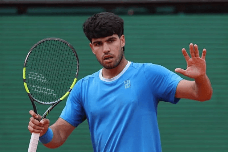 Carlos Alcaraz và chấn thương cổ tay: Nguy cơ lỡ hẹn Wimbledon 2026