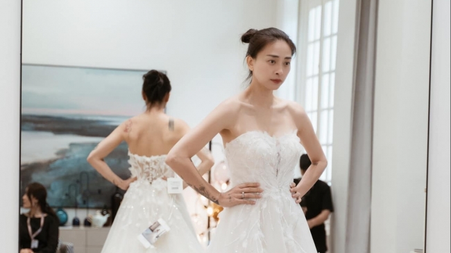 Ngô Thanh Vân đi thử váy cưới ở Hà Nội