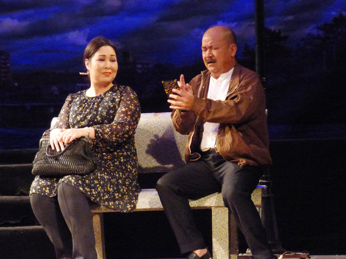 NSND Hồng Vân bật khóc khi được Trịnh Kim Chi nhận lời hỗ trợ để duy trì sân khấu kịch Phú Nhuận