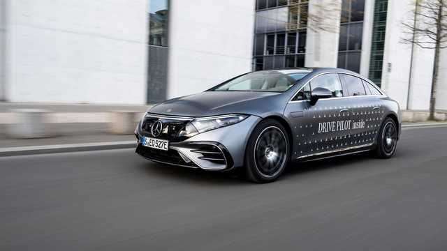 Mercedes mãi đỉnh: Đây là nhà sản xuất ô tô đầu tiên thương mại hoá công nghệ tự lái cấp độ 3 - Xử lý mọi tình huống thay lái xe ở tốc độ dưới 60 km/h