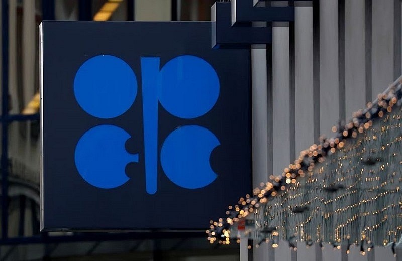 Logo của OPEC bên ngoài trụ sở phía trước OPEC tại Áo (ảnh: Reuters)