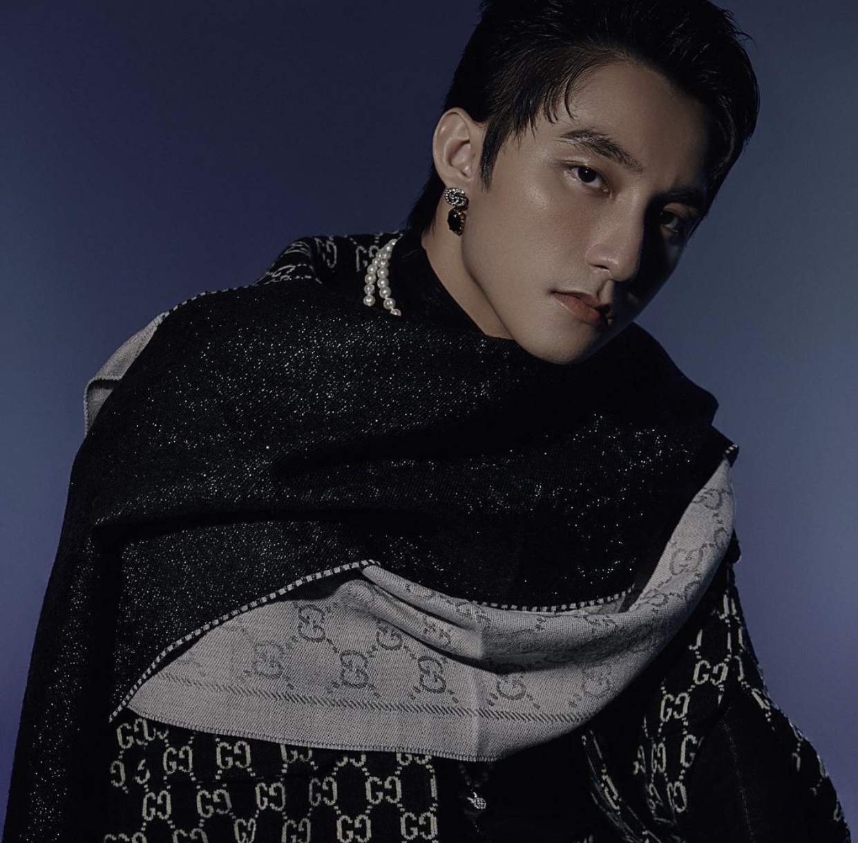 Sơn Tùng trong trang phục của Gucci, xứng đáng là ""bạn thân độc quyền"" Việt Nam Sơn Tùng trong trang phục của Gucci, xứng đáng là ""bạn thân độc quyền"" Việt Nam