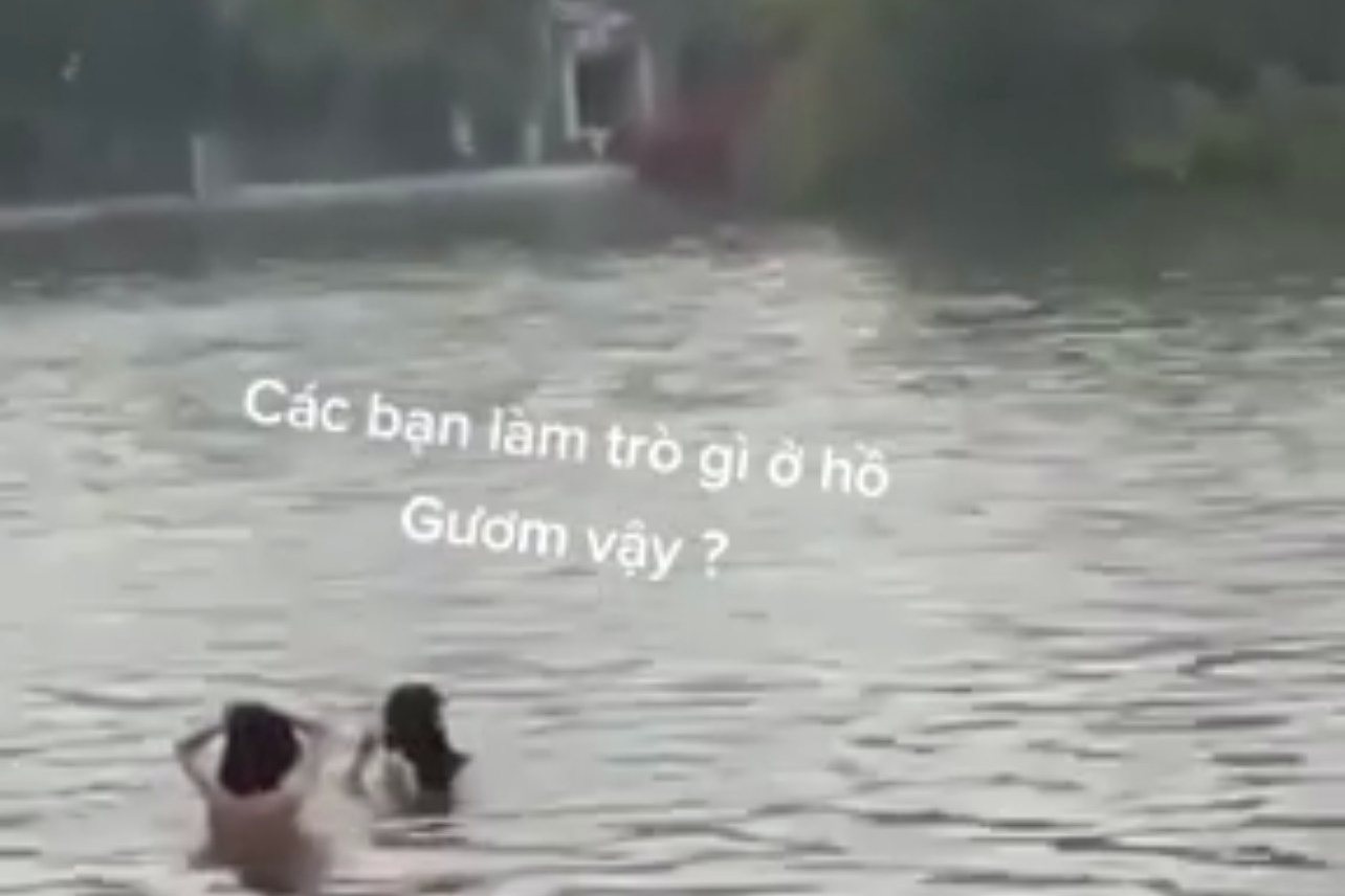 Đang xem xét nghi vấn cắt ghép ảnh 2 thiếu nữ "tắm tiên" ở hồ Hoàn Kiếm