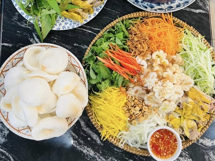 Vì sao món gỏi gà măng cụt lại hot đến vậy?