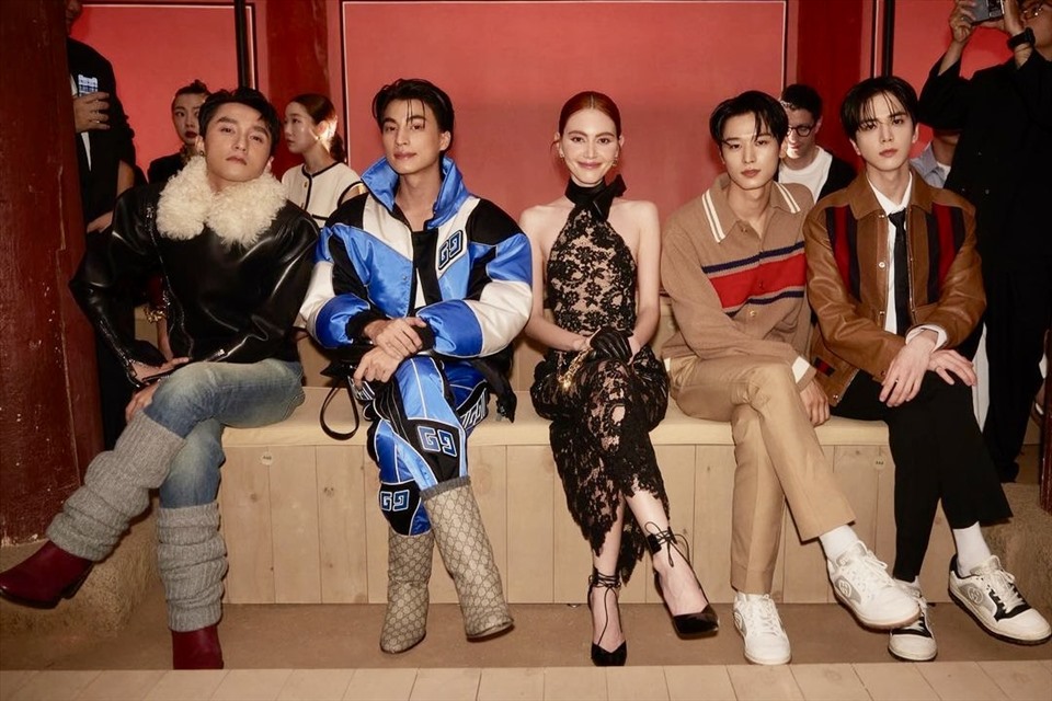 Truyền thông châu Á viết về trang phục của Sơn Tùng M-TP khi dự show Gucci
