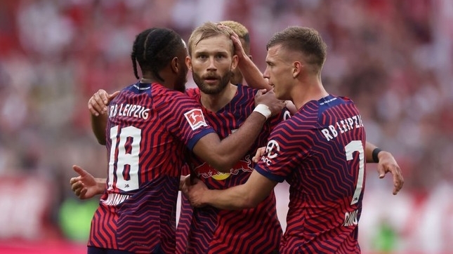 Thua ngược 1-3 trước RB Leipzig, Bayern Munich có nguy cơ thành cựu vương Bundesliga