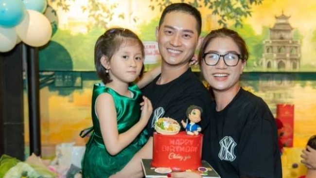 Trang Trần tổ chức đám cưới, chồng Việt kiều Mỹ gấp rút về nước