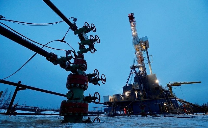 Một đầu giếng và giàn khoan ở mỏ Yarakta, thuộc sở hữu Công ty dầu mỏ Irkutsk (INK), Nga (ảnh: Reuters)