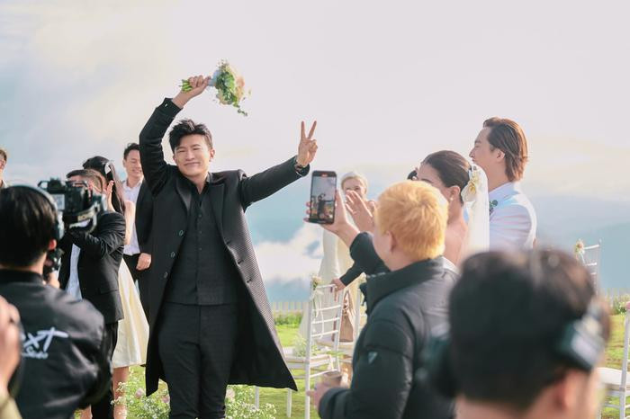 Trang Trần chính thức lên xe hoa cùng chồng Việt kiều, đám cưới có 1 "vị khách" vô cùng đặc biệt
