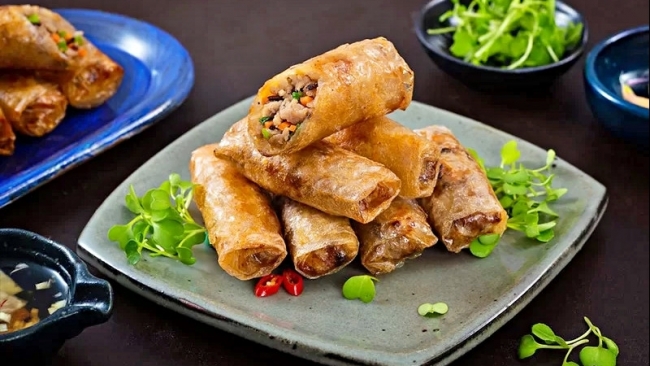 Nem rán Việt Nam được ca ngợi là món ăn nhẹ ngon nhất thế giới