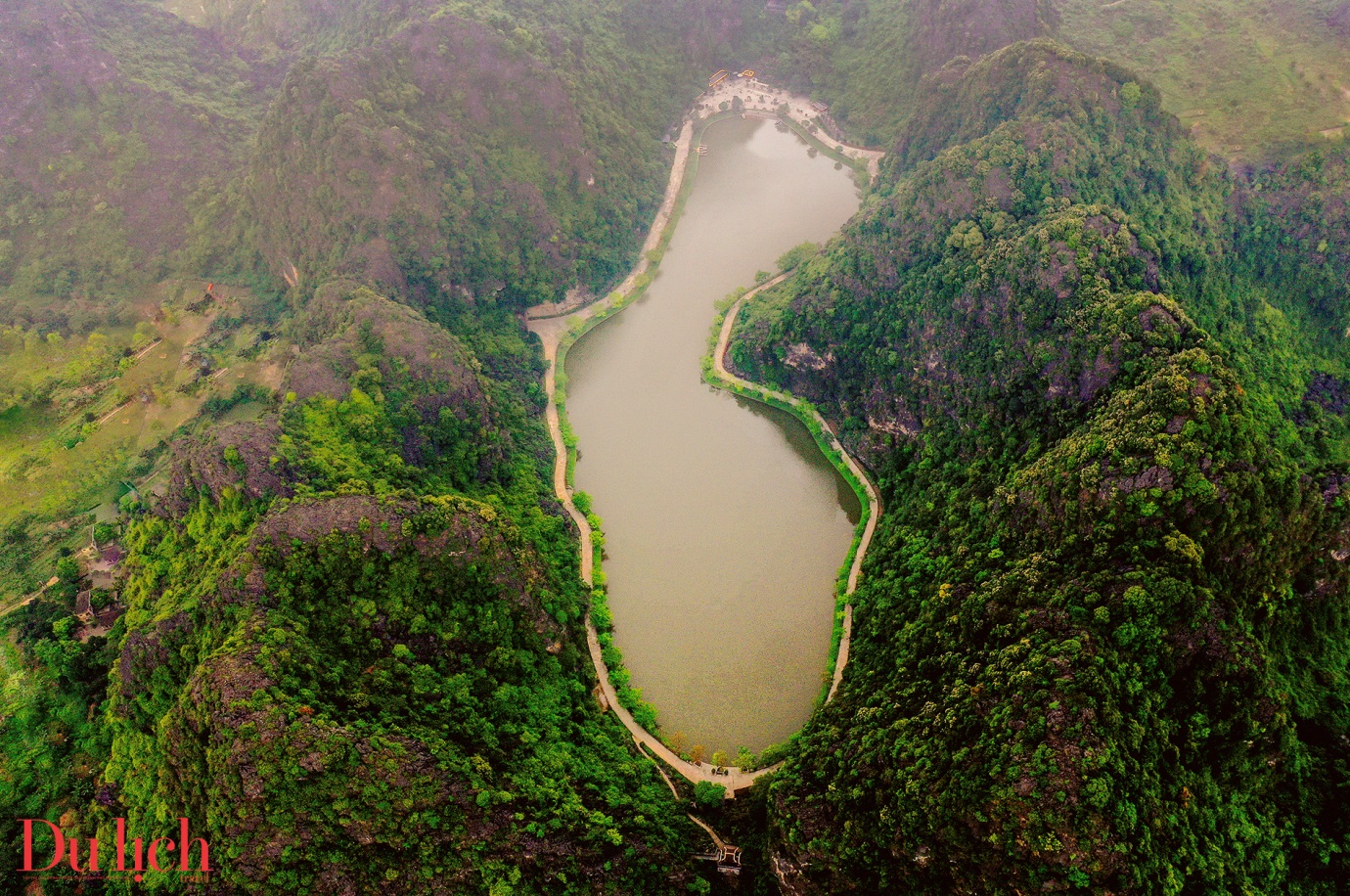 Di sản thiên nhiên hoang sơ, hùng vĩ ở Ninh Bình