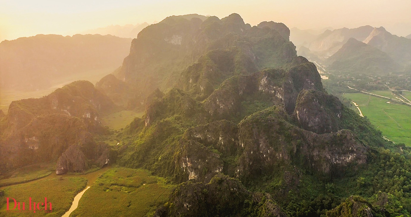 Di sản thiên nhiên hoang sơ, hùng vĩ ở Ninh Bình