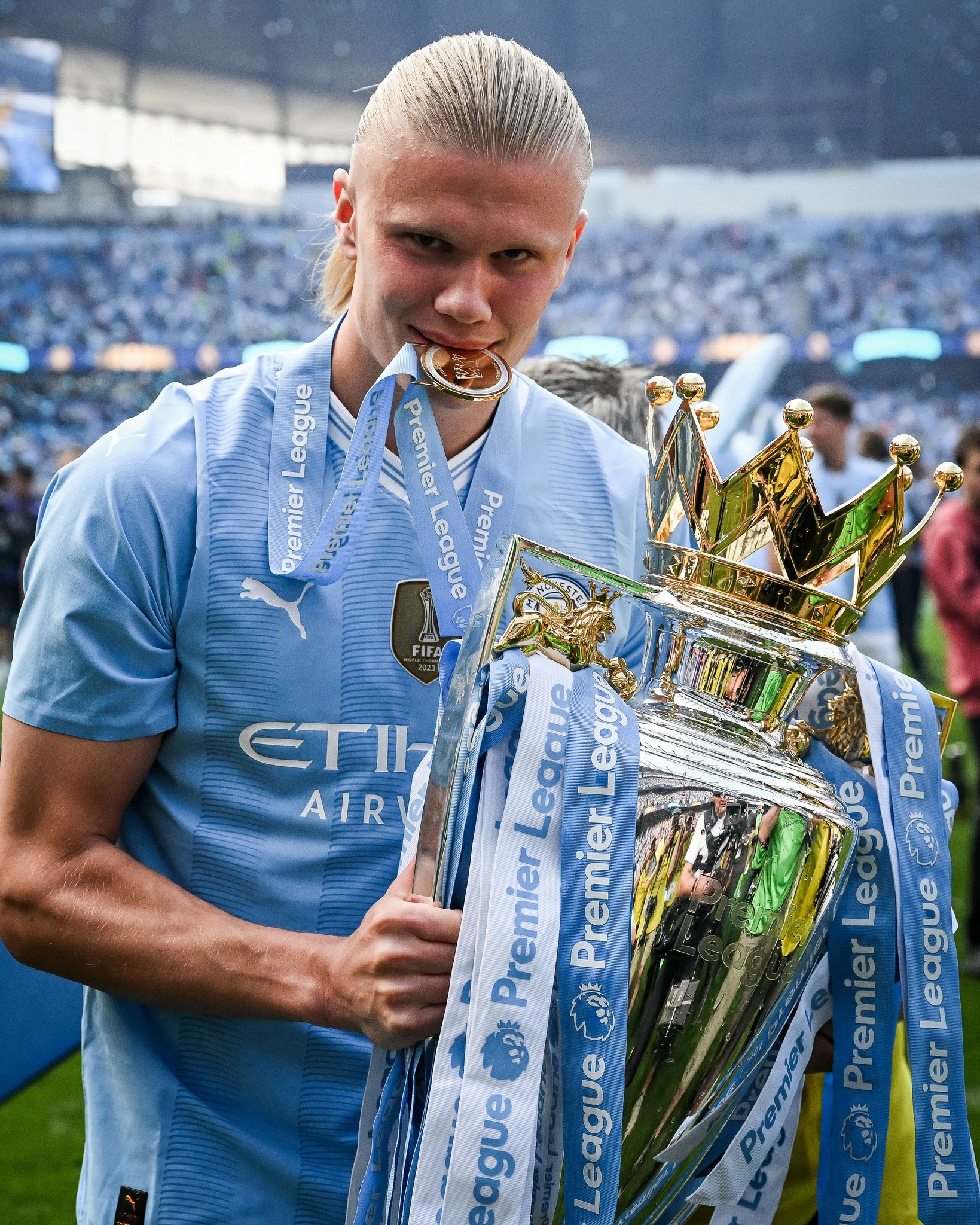 Những khoảnh khắc đặc biệt trong ngày Man City làm nên lịch sử với chức vô địch Ngoại hạng Anh Những khoảnh khắc đặc biệt trong ngày Man City làm nên lịch sử với chức vô địch Ngoại hạng Anh