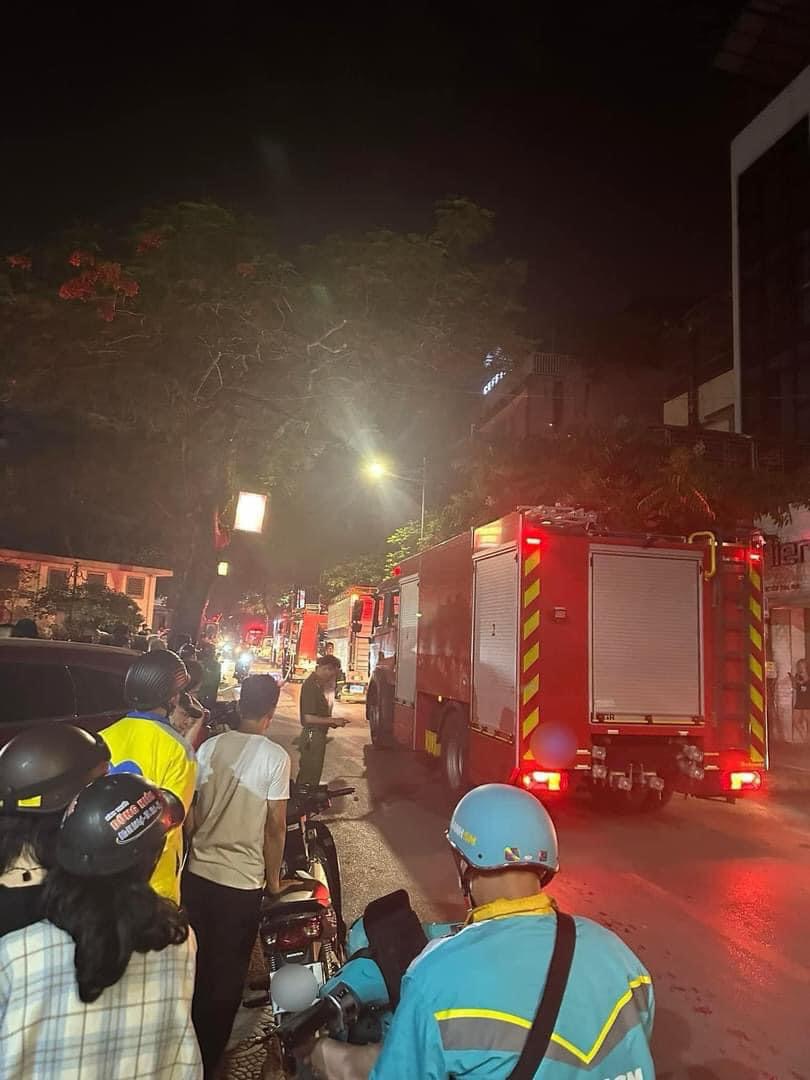 TANG THƯƠNG: Cháy nhà trọ ở Hà Nội, 14 người tử vong