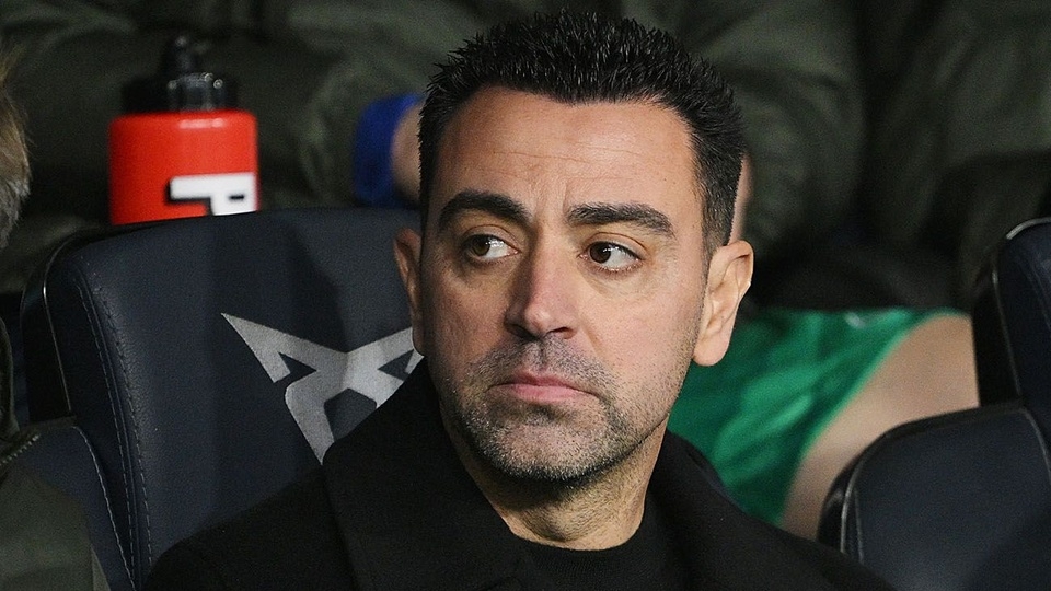 Barca bị lên án vì sa thải Xavi