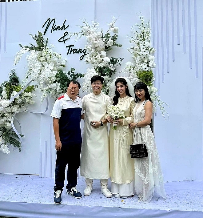 Hình ảnh lễ cưới của Đinh Mạnh Ninh