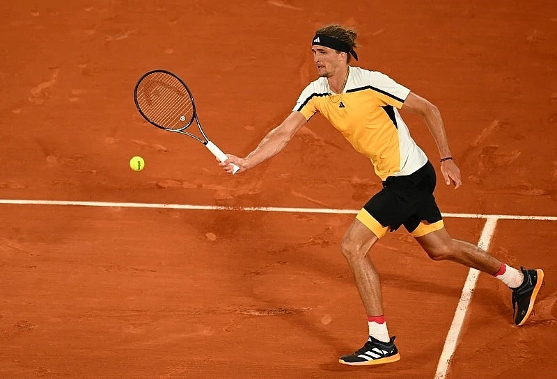 Alexander Zverev đánh bại Rafael Nadal tại vòng 1 Roland Garros