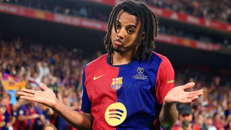 Hậu vệ Barca có cơ hội làm đồng đội của C. Ronaldo