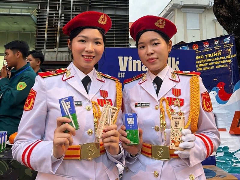 Vinamilk hòa cùng niềm vui của ngày hội thống nhất non sông