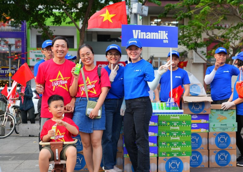 Vinamilk hòa cùng niềm vui của ngày hội thống nhất non sông