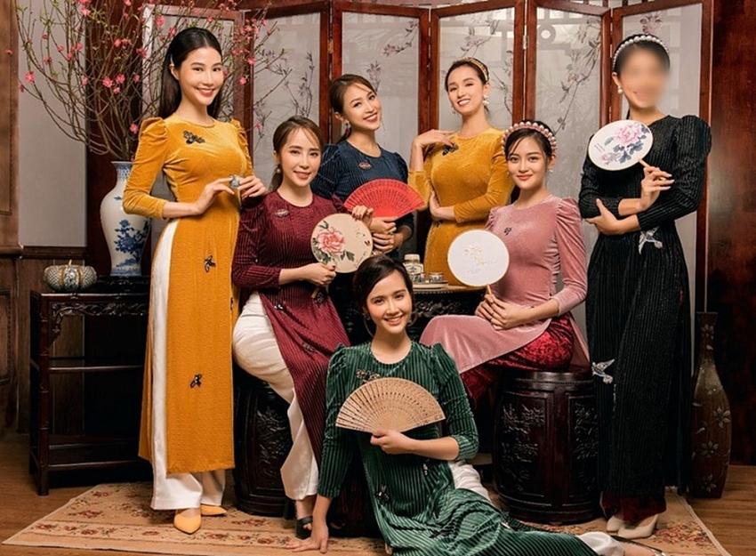 Hội bạn thân của “nữ diễn viên giàu nhất miền Bắc” Lã Thanh Huyền Hội bạn thân của “nữ diễn viên giàu nhất miền Bắc” Lã Thanh Huyền