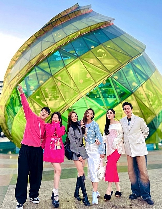 Hội bạn thân của “nữ diễn viên giàu nhất miền Bắc” Lã Thanh Huyền Hội bạn thân của “nữ diễn viên giàu nhất miền Bắc” Lã Thanh Huyền
