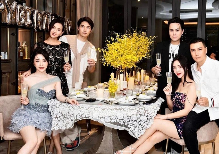 Hội bạn thân của “nữ diễn viên giàu nhất miền Bắc” Lã Thanh Huyền Hội bạn thân của “nữ diễn viên giàu nhất miền Bắc” Lã Thanh Huyền