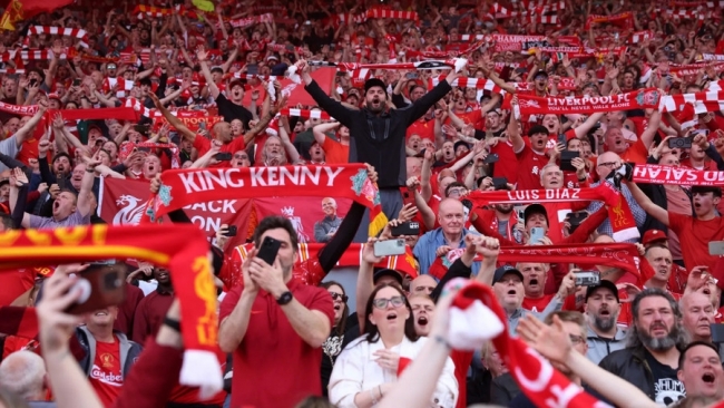 Chelsea làm điều đặc biệt với Liverpool, tân vương Ngoại hạng Anh
