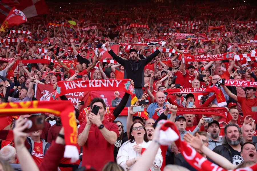 Chelsea làm điều đặc biệt với Liverpool, tân vương Ngoại hạng Anh