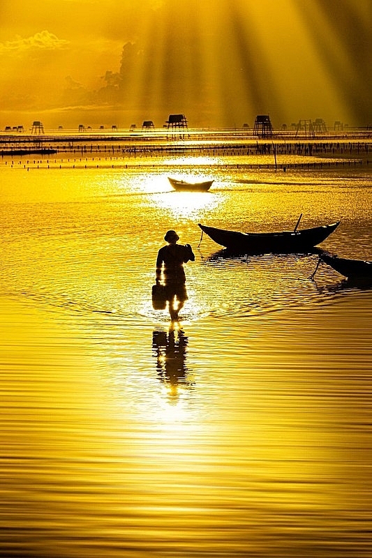 Ngắm biển Đồng Châu “ảo diệu” trong ánh bình minh Ngắm biển Đồng Châu “ảo diệu” trong ánh bình minh