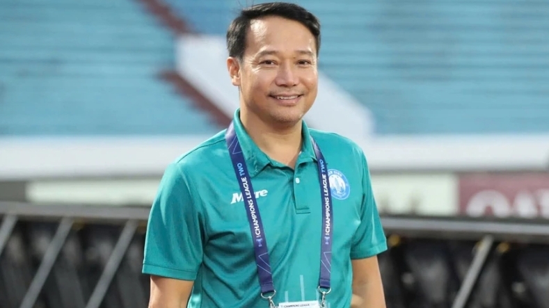 HLV Vũ Hồng Việt nói về cuộc đua vô địch V-League