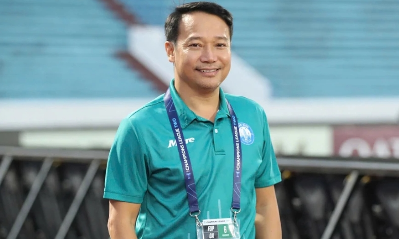HLV Vũ Hồng Việt nói về cuộc đua vô địch V-League
