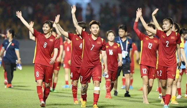 Câu lạc bộ nữ Werder Bremen so tài tuyển Việt Nam