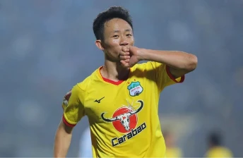 13 cầu thủ bị cấm thi đấu vòng 22 V-League