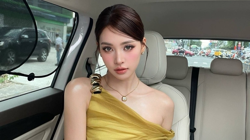 Tiểu Vy xinh đẹp như búp bê, xứng danh 'mỹ nhân ngàn năm có một'
