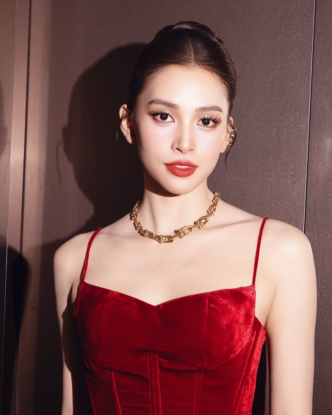Tiểu Vy xinh đẹp như búp bê, xứng danh 'mỹ nhân ngàn năm có một' Tiểu Vy xinh đẹp như búp bê, xứng danh 'mỹ nhân ngàn năm có một'