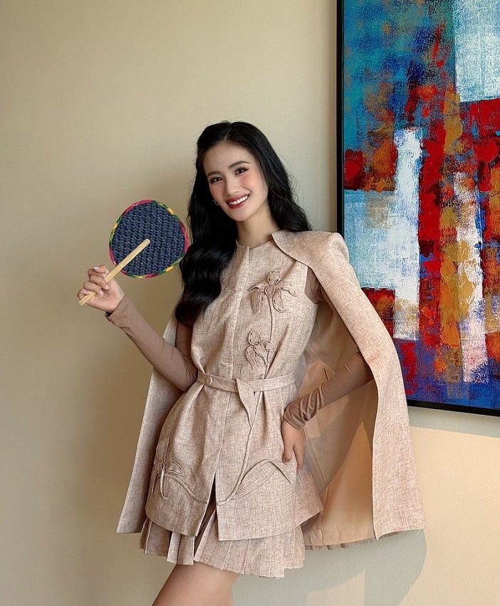Ý Nhi lên đồ cực chuẩn, tự tin đọ sắc cùng dàn người đẹp tại Miss World 2025