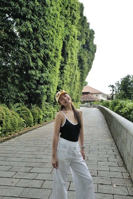 Lộ nhan sắc thật của Khả Ngân qua camera thường