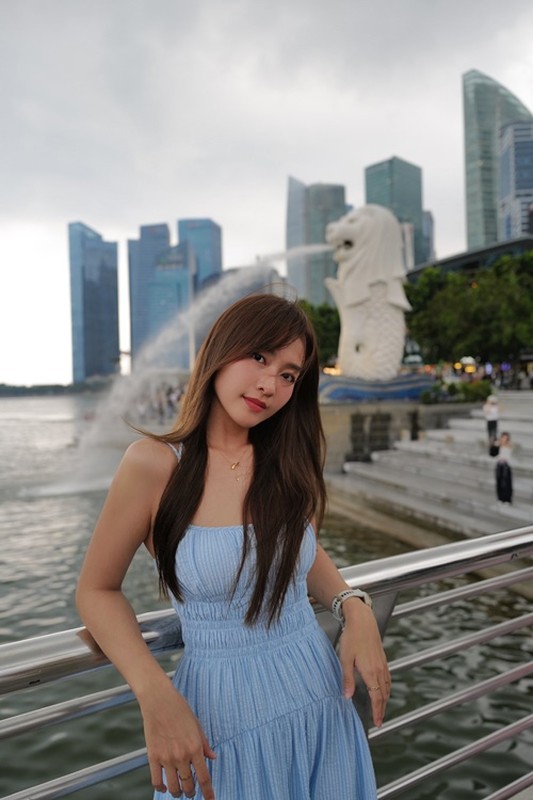 Lộ nhan sắc thật của Khả Ngân qua camera thường