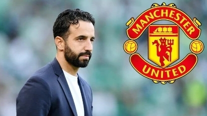 Danh thủ Scholes &apos;cảnh báo&apos; Man United có thể mắc sai lầm