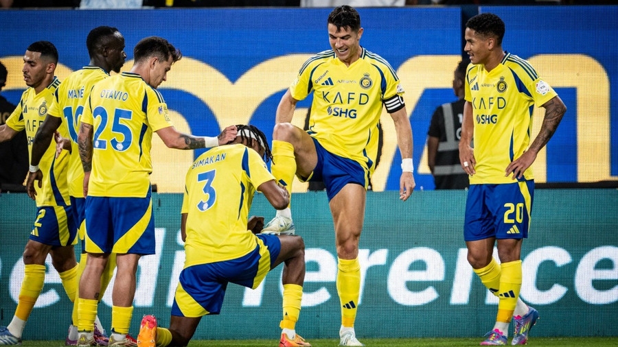 Ronaldo ra ‘điều kiện oái oăm’ để ở lại Al Nassr