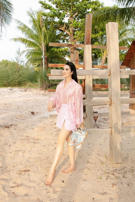 Ngoại hình U60 gây ngỡ ngàng của nàng hậu 'độc nhất vô nhị' Việt Nam