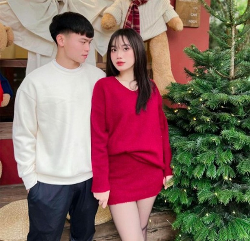 Loạt ảnh hẹn hò tình tứ của Hồ Văn Cường và vợ hot girl